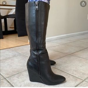 Perfect black knee high boot with zipper!